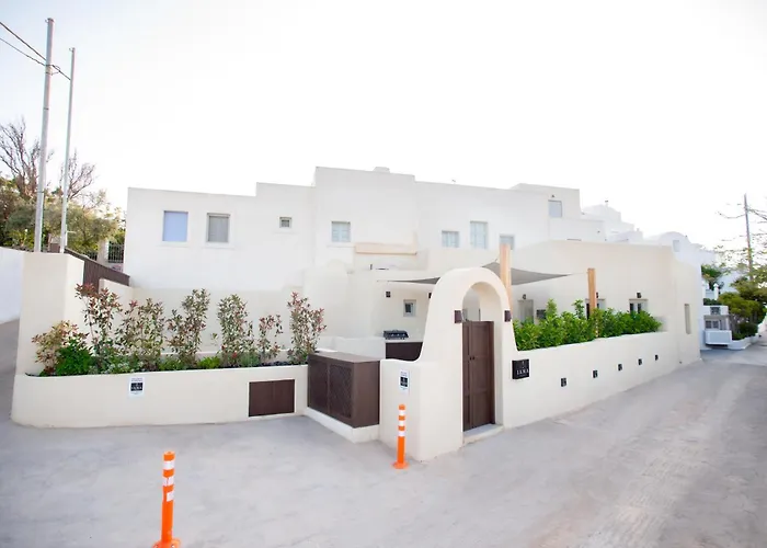 Iama Luxury Santorini Villa